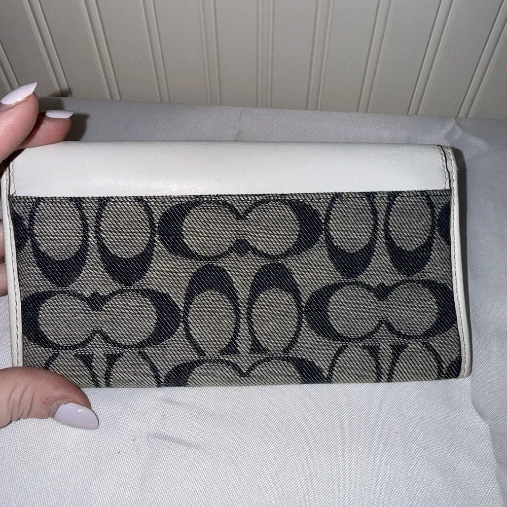 COACH BLEEKER WHITE LEATHER SNAP FLAP BLUE/WHITE DENIM SIGNATURE C LONG WALLET